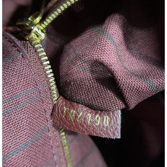 Louis Vuitton Burgundy Empreinte Leather Artsy Excellent Condition - Picture 6 of 9